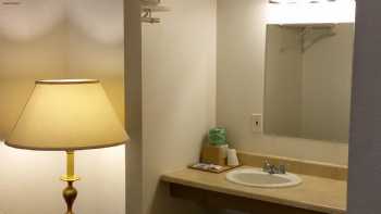 Country Regency Inn & Suites