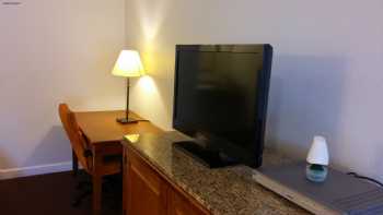 Country Regency Inn & Suites