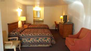 Country Regency Inn & Suites