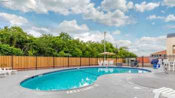 Quality Inn Clute Freeport