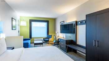 Holiday Inn Express & Suites Bastrop, an IHG Hotel