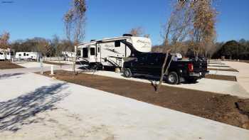 Rio Bonito Cabin and RV Park - Liberty Hill