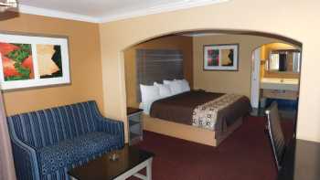 Regency Inn & Suites