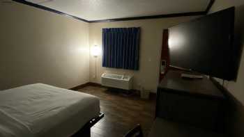 Travelers Inn & Suites