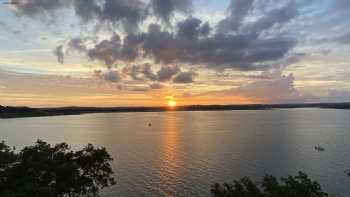 The Lakehouse Bed and Breakfast