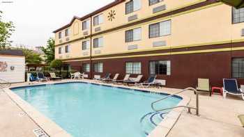 Quality Inn near SeaWorld - Lackland