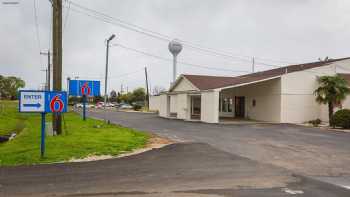 Motel 6 Madisonville, TX