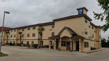 Americas Best Value Inn & Suites Winnie