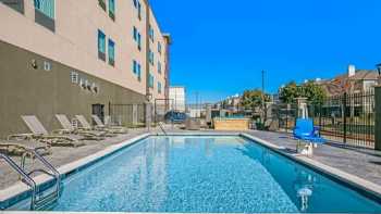 La Quinta Inn & Suites by Wyndham DFW West-Glade Parks