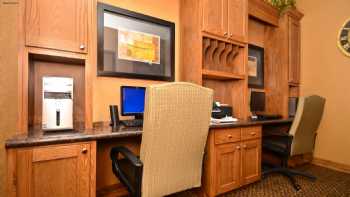 Best Western Plus Christopher Inn & Suites