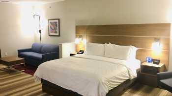 Holiday Inn Express & Suites Denton-Unt-Twu