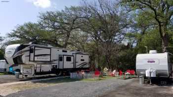 Medina River RV Park