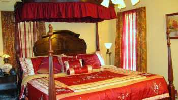 Alla's Historical Bed and Breakfast, Spa and Cabana