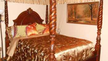 Alla's Historical Bed and Breakfast, Spa and Cabana