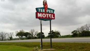 Teepee Motel & RV Park