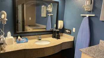 Texas Inn & Suites Raymondville