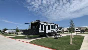 Redbud Ranch Cabin & RV Resort