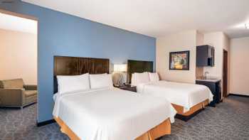 Holiday Inn Express & Suites Floresville, an IHG Hotel