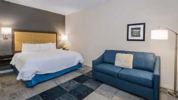 Hampton Inn & Suites San Antonio Brooks City Base