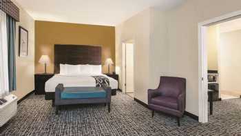 La Quinta Inn & Suites by Wyndham San Antonio The Dominion