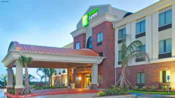 Holiday Inn Express & Suites Winnie, an IHG Hotel