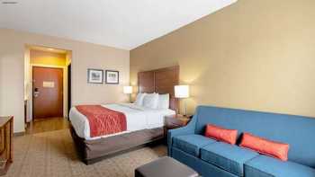 Comfort Inn & Suites and Suites Fredericksburg