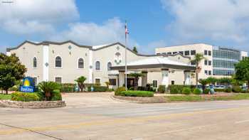 Days Inn & Suites by Wyndham NASA Space Center Houston