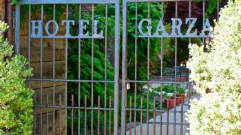 Hotel Garza Bed & Breakfast