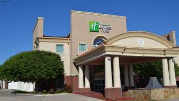 Holiday Inn Express & Suites Gainesville, an IHG Hotel