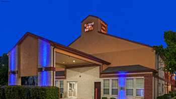 Garland Inn & Suites