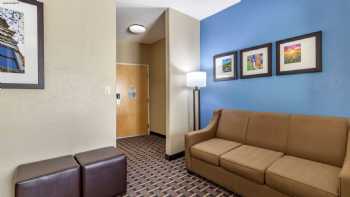 Comfort Suites