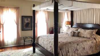 San Gabriel House Bed & Breakfast