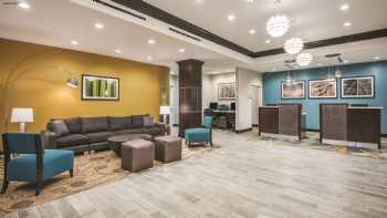 La Quinta Inn & Suites by Wyndham Gonzales TX