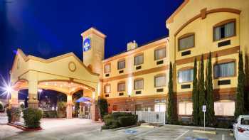 Best Western Plus Sam Houston Inn & Suites