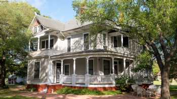 The Pin Oak Bed & Breakfast