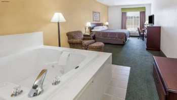 Super 8 by Wyndham Hillsboro TX