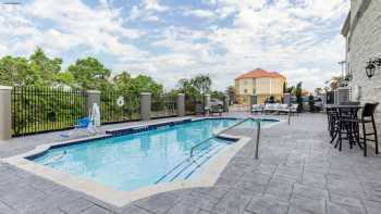 Holiday Inn Express & Suites Houston-Alvin, an IHG Hotel