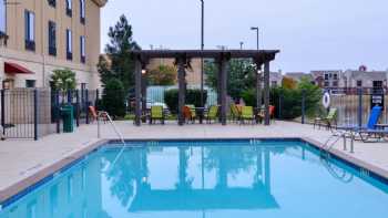 Holiday Inn Express & Suites Wichita Falls, an IHG Hotel