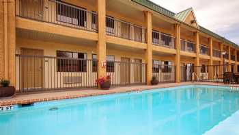 Best Western Cedar Inn