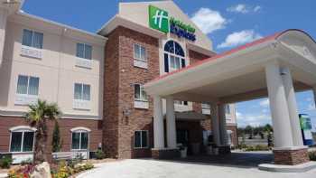 Holiday Inn Express Kenedy, an IHG Hotel