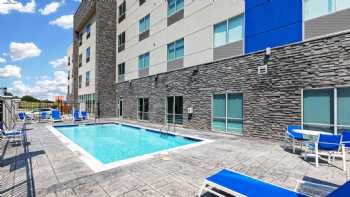 Holiday Inn Express & Suites Denton - Sanger, an IHG Hotel