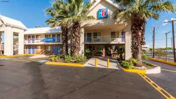 Motel 6 San Antonio, TX - Near Lackland AFB