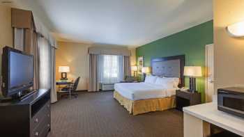 Holiday Inn Express & Suites Eagle Pass, an IHG Hotel