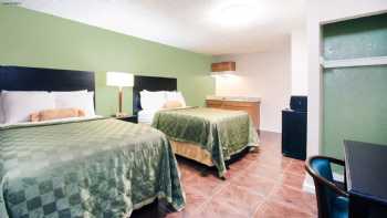 Executive Inn and Kitchenette Suites