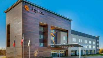 La Quinta Inn & Suites by Wyndham Lewisville