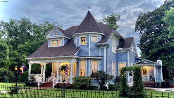 Benefield House Bed & Breakfast