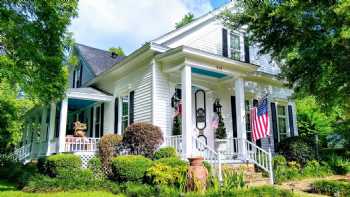 Claiborne House B & B