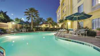 La Quinta Inn & Suites by Wyndham Houston West Park 10