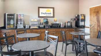 Days Inn by Wyndham Baytown East