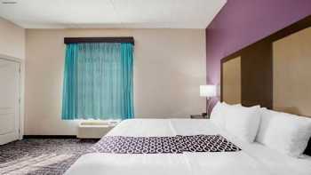 La Quinta Inn & Suites by Wyndham Mission at West McAllen